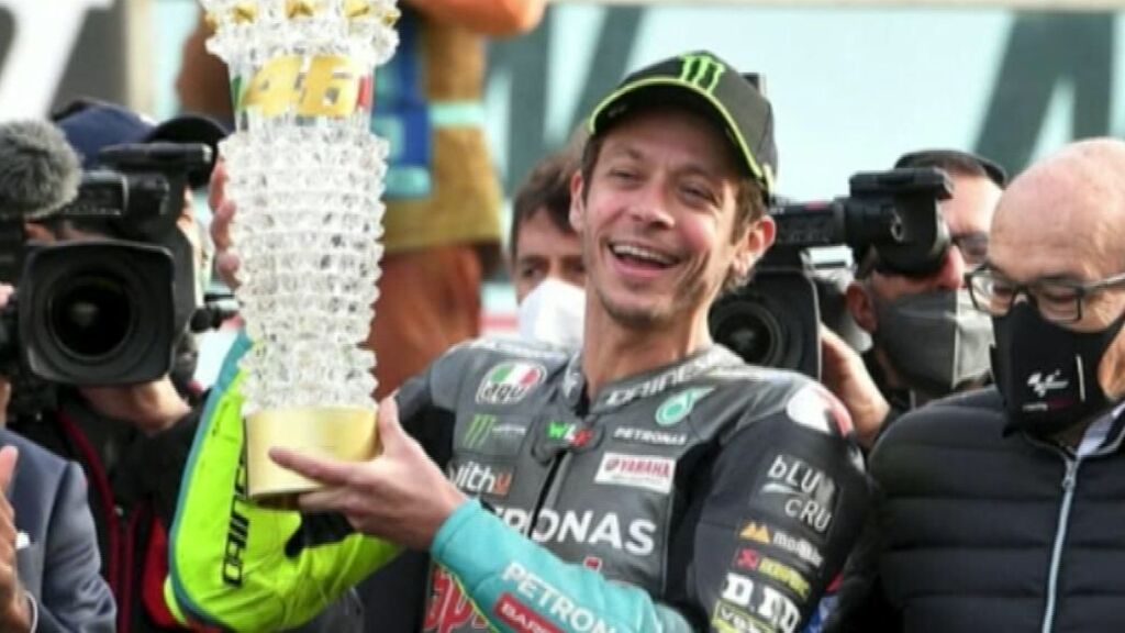 Valentino Rossi pone broche final a su carrera en el GP de Valencia con nueve títulos bajo el brazo