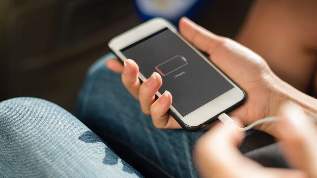 Kit de supervivencia electrónico ante un posible gran apagón: qué dispositivos funcionarían