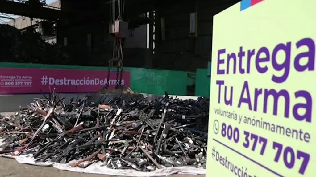 Chile destruye 13.000 armas incautadas