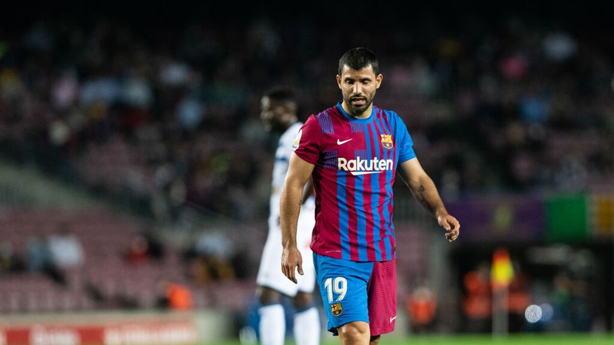 Agüero desmiente que se tenga que retirar por su arritmia: "Sigo haciendo pruebas y tratamiento" Agüero desmiente que se tenga que retirar por su arritmia: "Sigo haciendo pruebas y tratamiento"