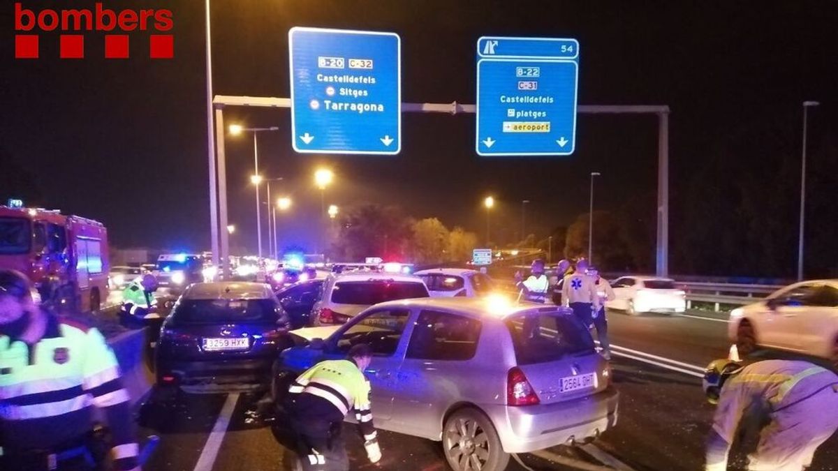 Accidente múltiple entre nueve vehículos en Barcelona: los bomberos tuvieron que excarcelar a tres personas