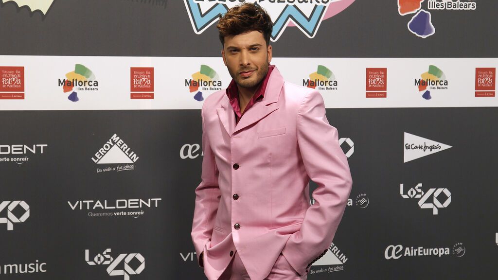 EuropaPress_4074345_cantante_blas_canto_posa_photocall_40_music_awards_2021_veledrom_palma_12