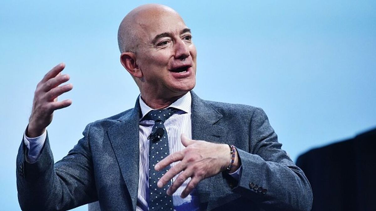 Jeff Bezos cree que el futuro de los humanos está en el exterior: "Muchas personas nacerán en el espacio"