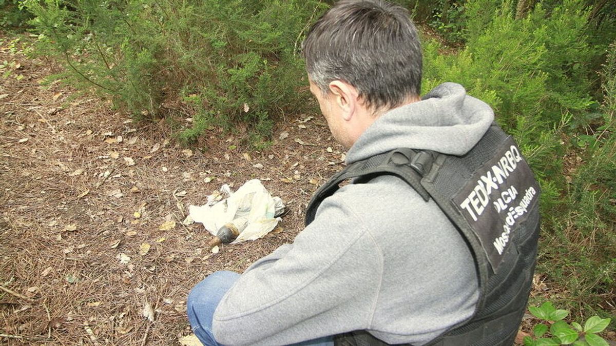 Retiran una granada de mortero con carga explosiva sin detonar en un bosque de Blanes Retiran una granada de mortero con carga explosiva sin detonar en un bosque de Blanes