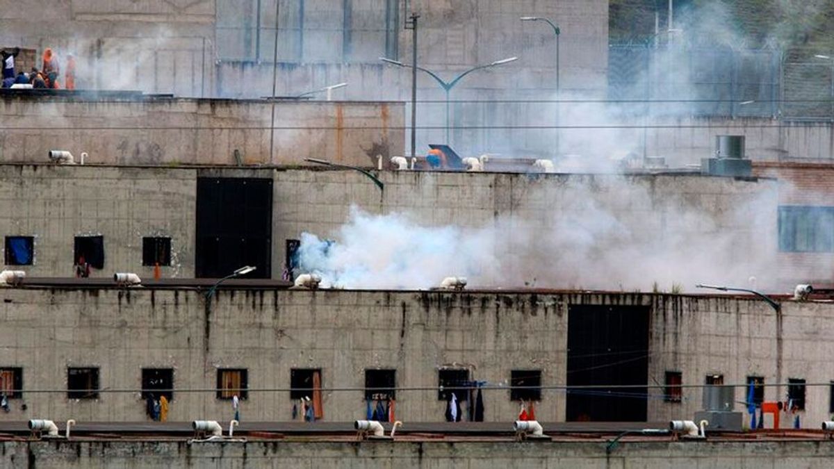 Se refuerza la seguridad en la prisión de Guayaquil, en Ecuador, tras un motín que dejó 68 muertos