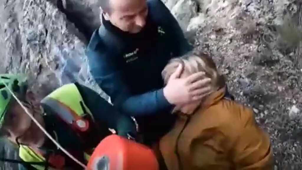 Rescatan a una mujer de 42 años, sola, perdida y desorientada en la sierra de Jaén