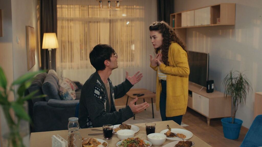 La historia de amor de Esra y Ozan