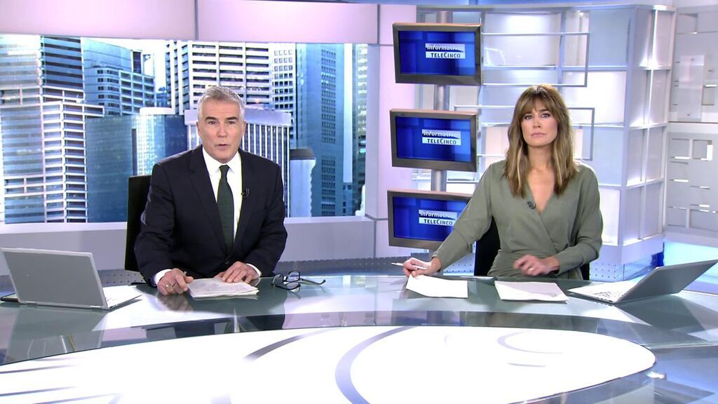 Con David Cantero e Isabel Jiménez Informativos Telecinco 2021 Mediodía 15/11/2021 Con David Cantero e Isabel Jiménez Informativos Telecinco 2021 Mediodía 15/11/2021