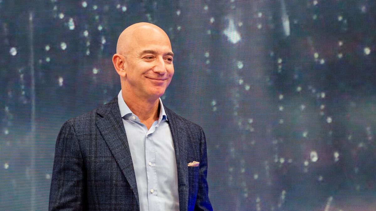 Las cuatro predicciones de futuro del multimillonario Jeff Bezos, quien admite creer en "extraterrestres"