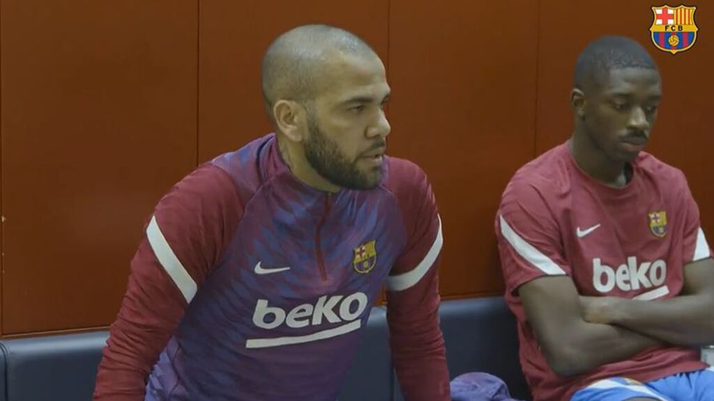 Dani Alves motiva a sus compañeros con un emotivo discurso: "Ahí fuera no hay nada mejor"