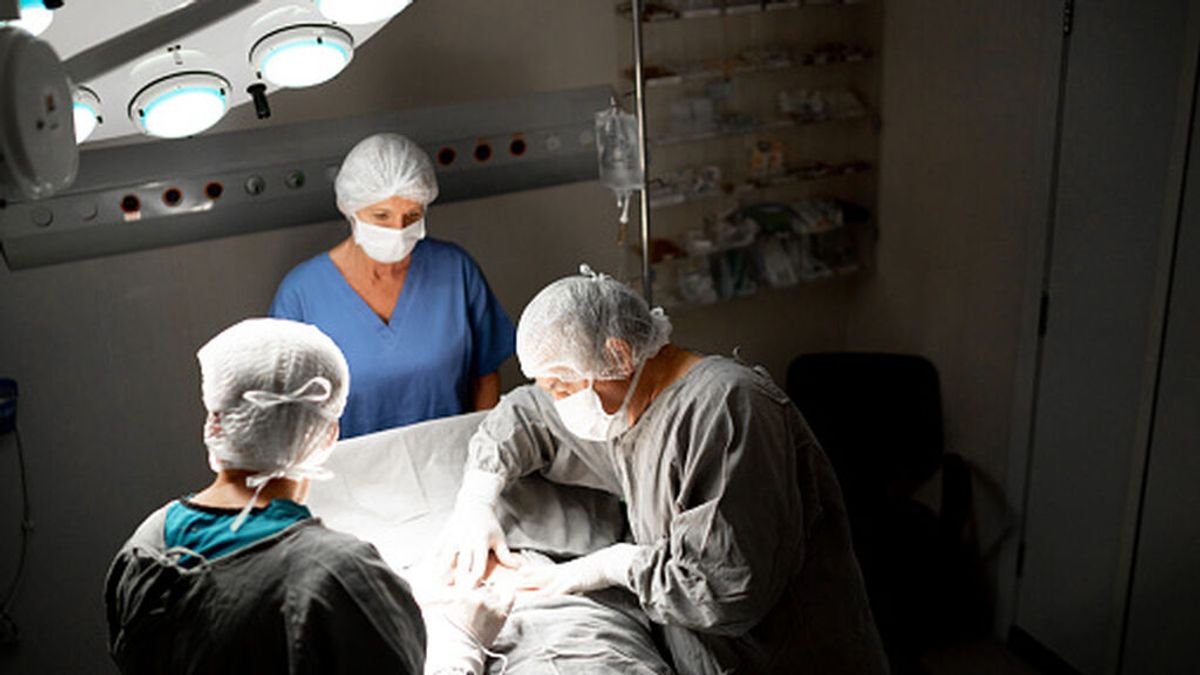 12 horas y 30 profesionales para trasplantar corazón e hígado a la vez a un paciente con una cardiopatía congénita 12 horas y 30 profesionales para trasplantar corazón e hígado a la vez a un paciente con una cardiopatía congénita