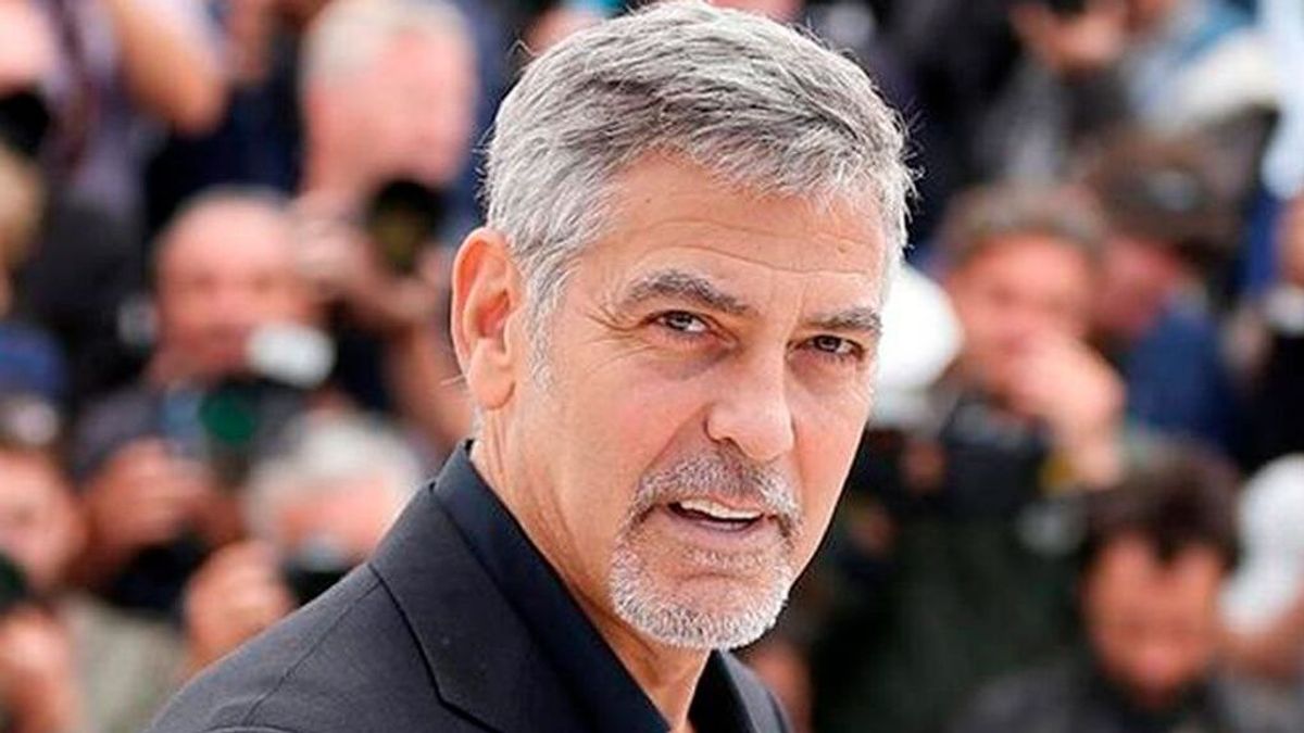 George Clooney cree que fue una "locura" tener munición real en el rodaje de la película de Alec Baldwin