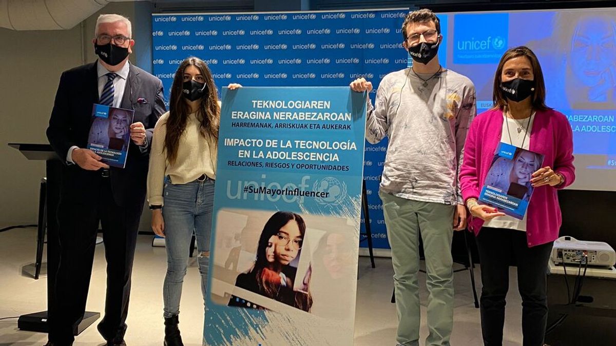 Uno de cada tres adolescentes vascos hace un uso problemático de internet y las redes sociales Uno de cada tres adolescentes vascos hace un uso problemático de internet y las redes sociales