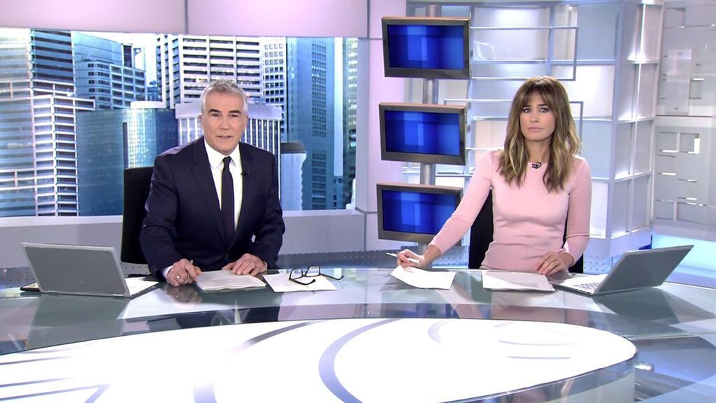 Con David Cantero e Isabel Jiménez Informativos Telecinco 2021 Mediodía 17/11/2021 Con David Cantero e Isabel Jiménez Informativos Telecinco 2021 Mediodía 17/11/2021