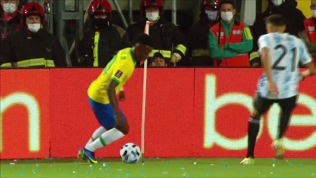 Vinicius fue el gran protagonista del Argentina - Brasil.