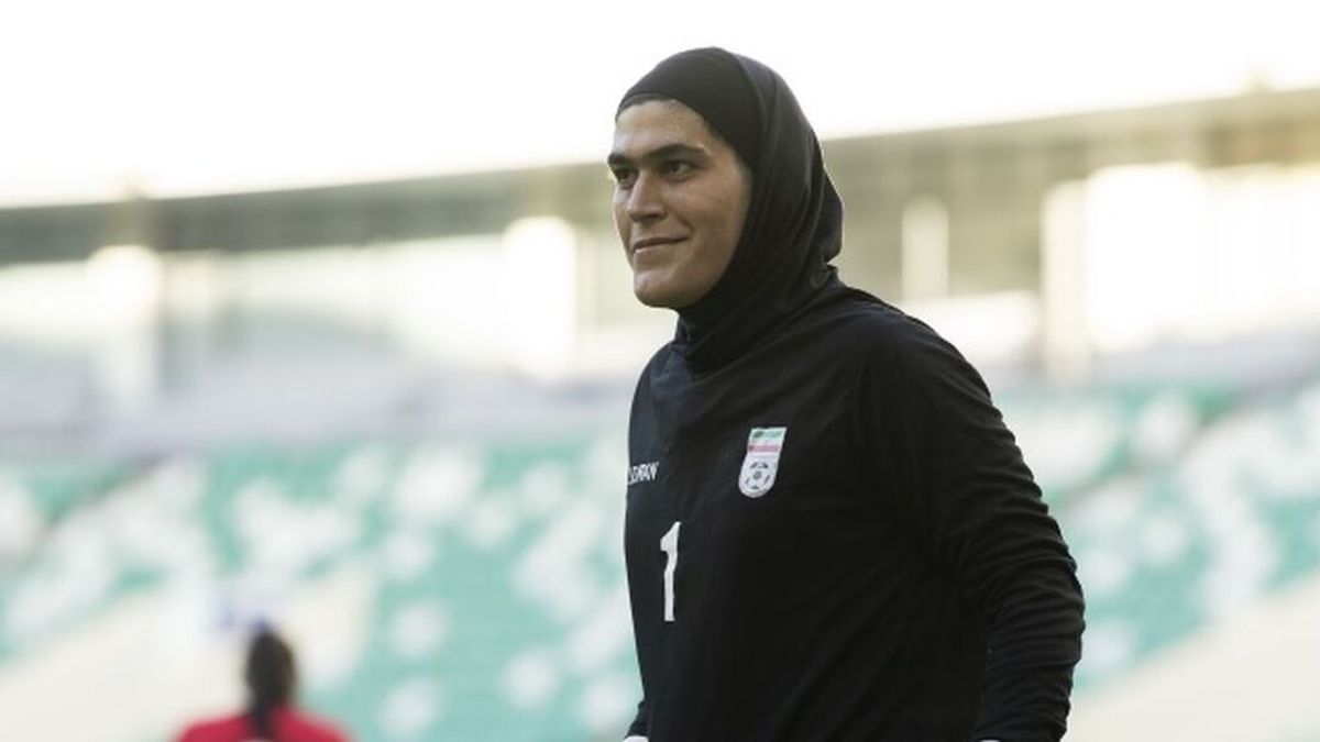 Jordania acusa a la selección femenina de fútbol de Irán de jugar con un hombre como portera Jordania acusa a la selección femenina de fútbol de Irán de jugar con un hombre como portera