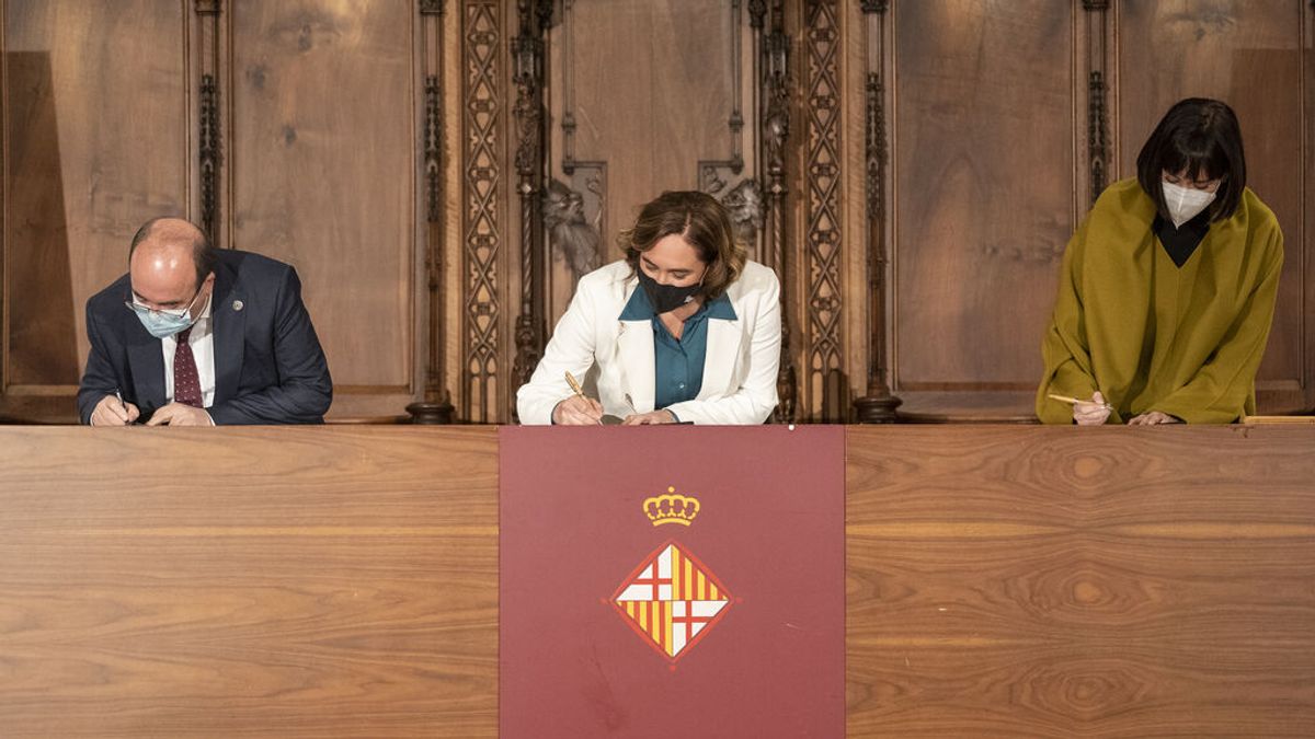 Iceta, Morant y Colau firman el protocolo 'Barcelona, capital cultural y científica'