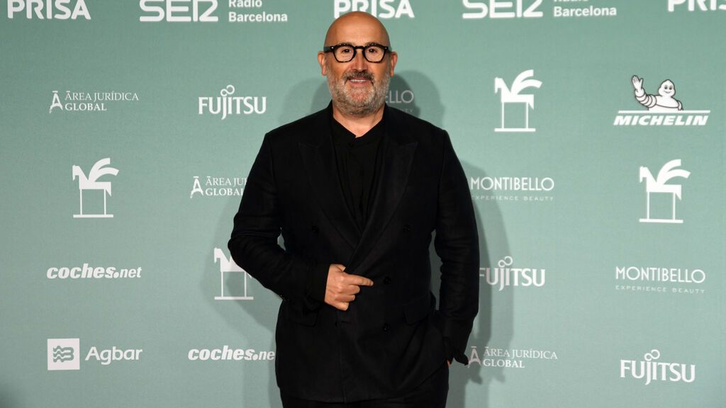 EuropaPress_4083603_javier_camara_asiste_gala_entrega_premios_ondas_2021_celebra_68_edicion