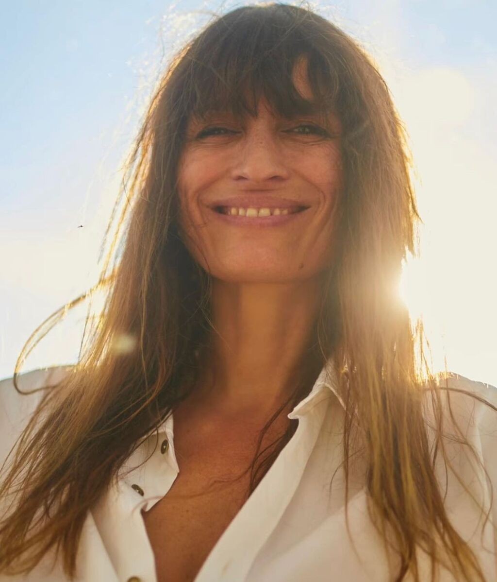 Flequillo largo de Caroline de Maigret