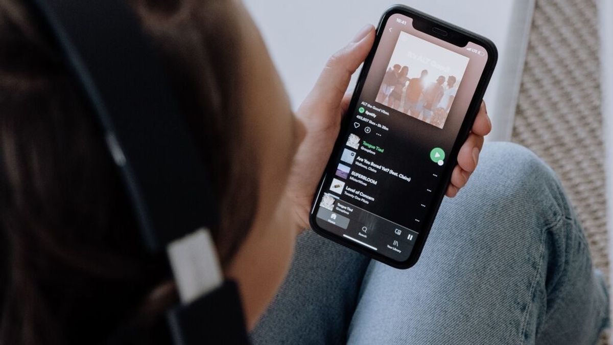 Spotify ya permite ver las letras de las canciones en tiempo real