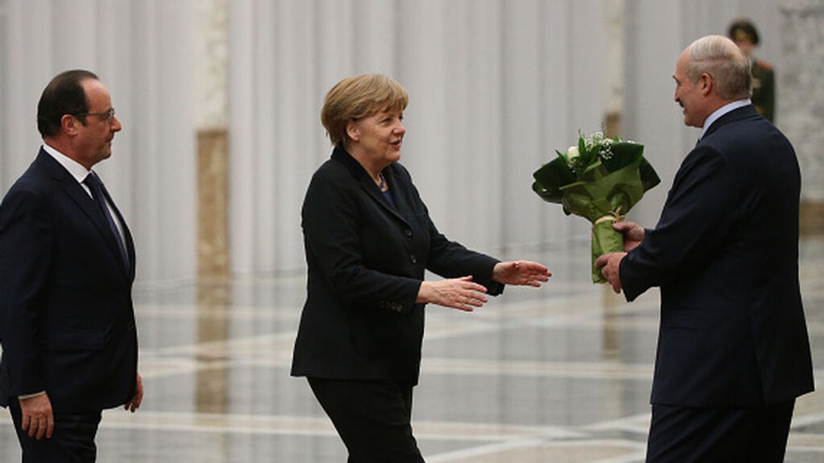 Tras la llamada de Merkel a Lukashenko, ¿Está Europa en manos del dictador?
