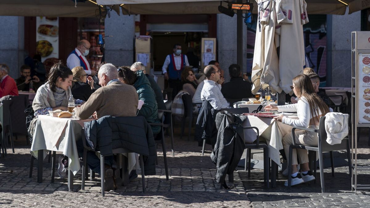 La incidencia del covid sigue al alza mientras las autonomías estudian implantar el pasaporte covid a un mes de la Navidad La incidencia del covid sigue al alza mientras las autonomías estudian implantar el pasaporte covid a un mes de la Navidad