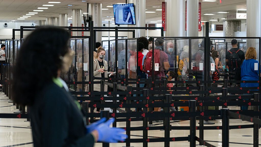 Un disparo accidental siembra el caos en el aeropuerto de Atlanta y paraliza sus operaciones