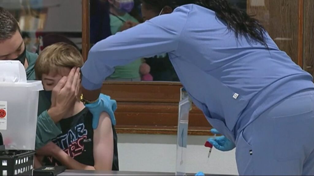 Vacuna de Pfizer para menores de 11 años sí o no: la Agencia Europea del medicamento decide esta semana