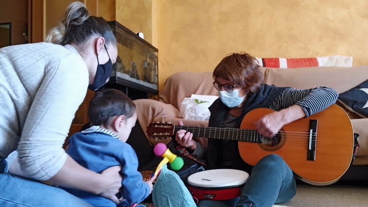 Sant Joan de Déu de Barcelona trata con musicoterapia a niños en curas paliativas Sant Joan de Déu de Barcelona trata con musicoterapia a niños en curas paliativas