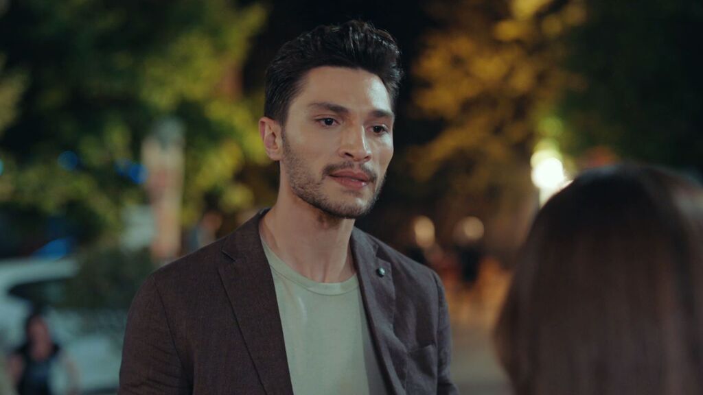 Ozan le pide disculpas a Esra