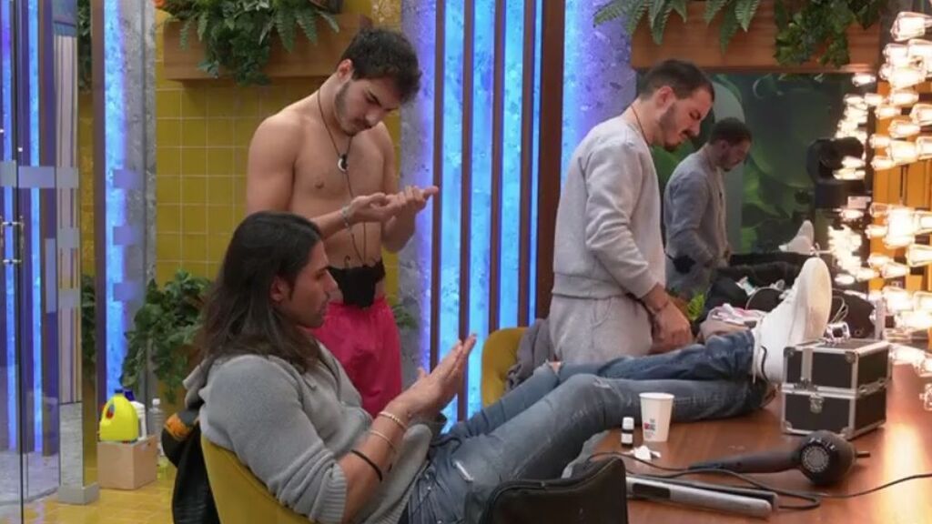 Captura de pantalla 2021-11-22 a las 23.37.57