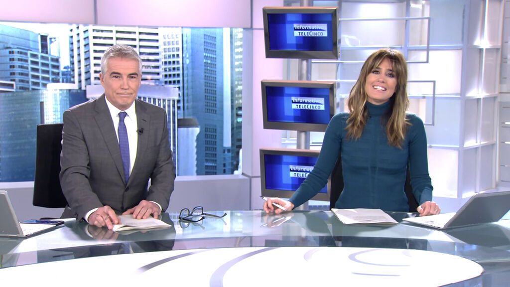 Con David Cantero e Isabel Jiménez Informativos Telecinco 2021 Mediodía 22/11/2021