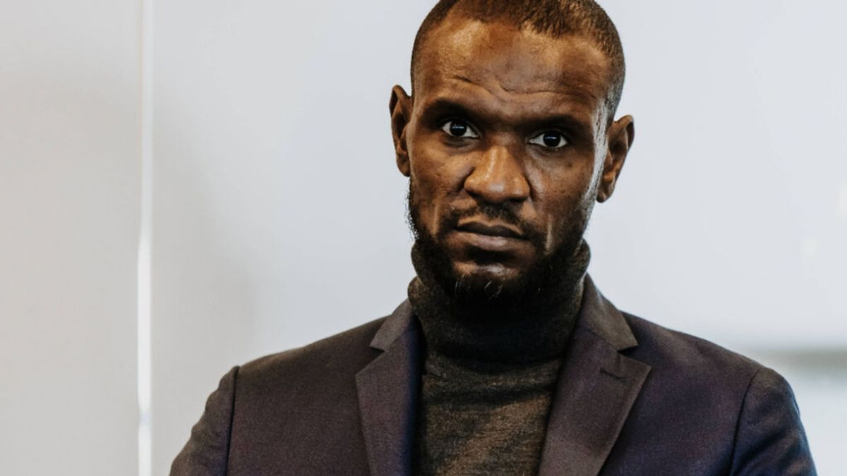 Abidal pide perdón públicamente a su mujer tras el caso Hamraoui: "Merezco este humillación" Abidal pide perdón públicamente a su mujer tras el caso Hamraoui: "Merezco este humillación"
