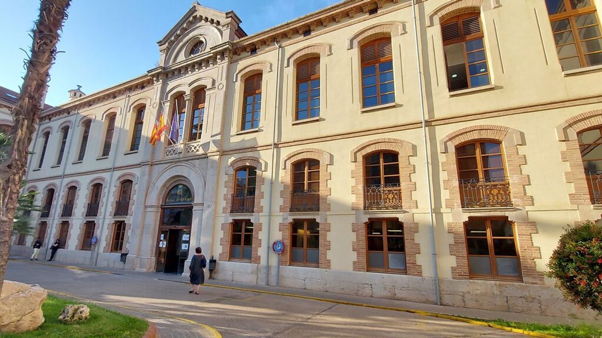 Un brote en el Hospital Provincial de Castellón deja veintiún positivos Un brote en el Hospital Provincial de Castellón deja veintiún positivos