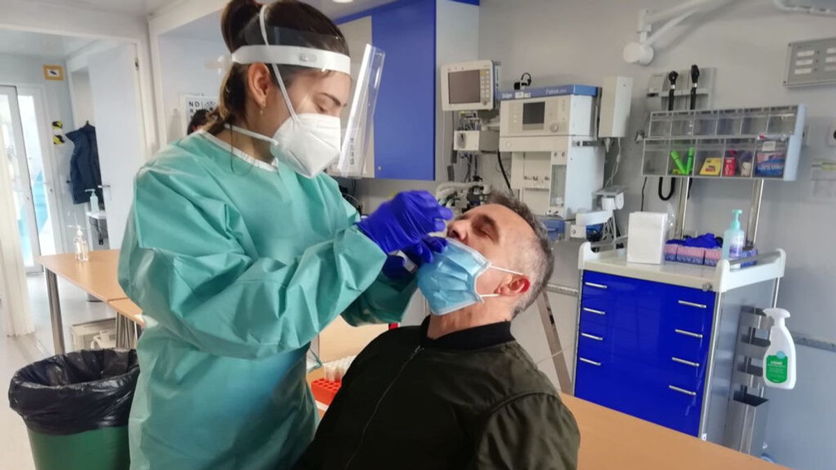 Galicia supera los 3.000 casos activos y aumentan los hospitalizados Galicia supera los 3.000 casos activos y aumentan los hospitalizados