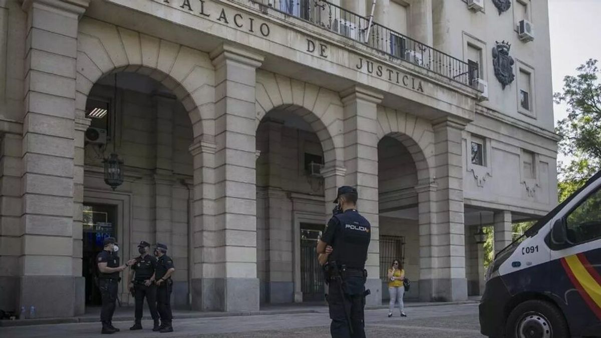 Condenada una mujer y su hijo en Sevilla por ocupar la vivienda de su exmarido Condenada una mujer y su hijo en Sevilla por ocupar la vivienda de su exmarido