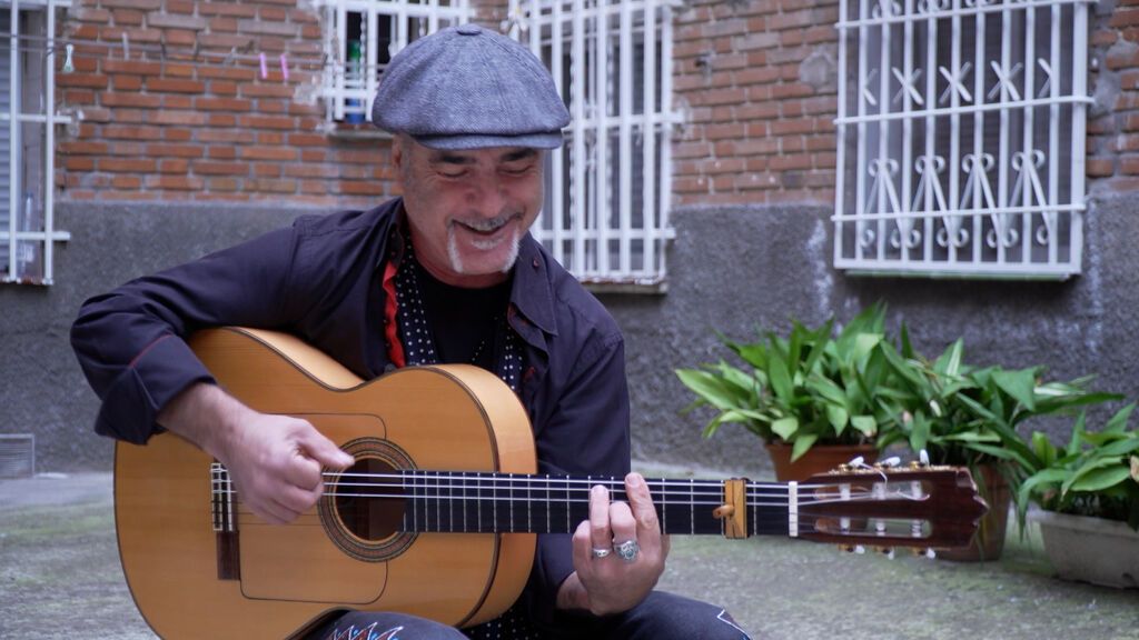Malou improvisa una canción sobre 'Miradas flamencas'