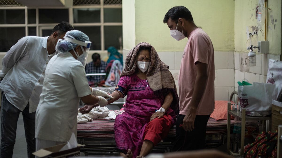 La caída de pruebas de covid en India amenaza su control de la pandemia La caída de pruebas de covid en India amenaza su control de la pandemia