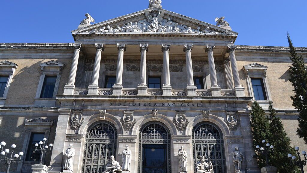 Fachada de la Biblioteca Nacional, en Madrid.
