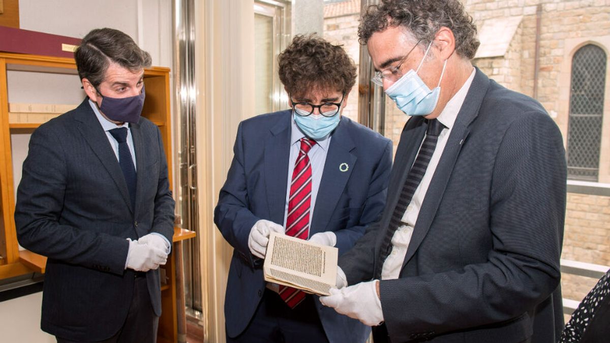 Cultura entrega a la Biblioteca de Cataluña una carta de Colón robada y exportada a Estados Unidos Cultura entrega a la Biblioteca de Cataluña una carta de Colón robada y exportada a Estados Unidos