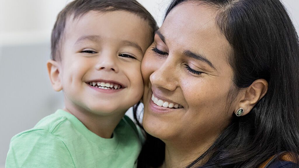 Además, los pequeños no deberán separarse de sus familiares.