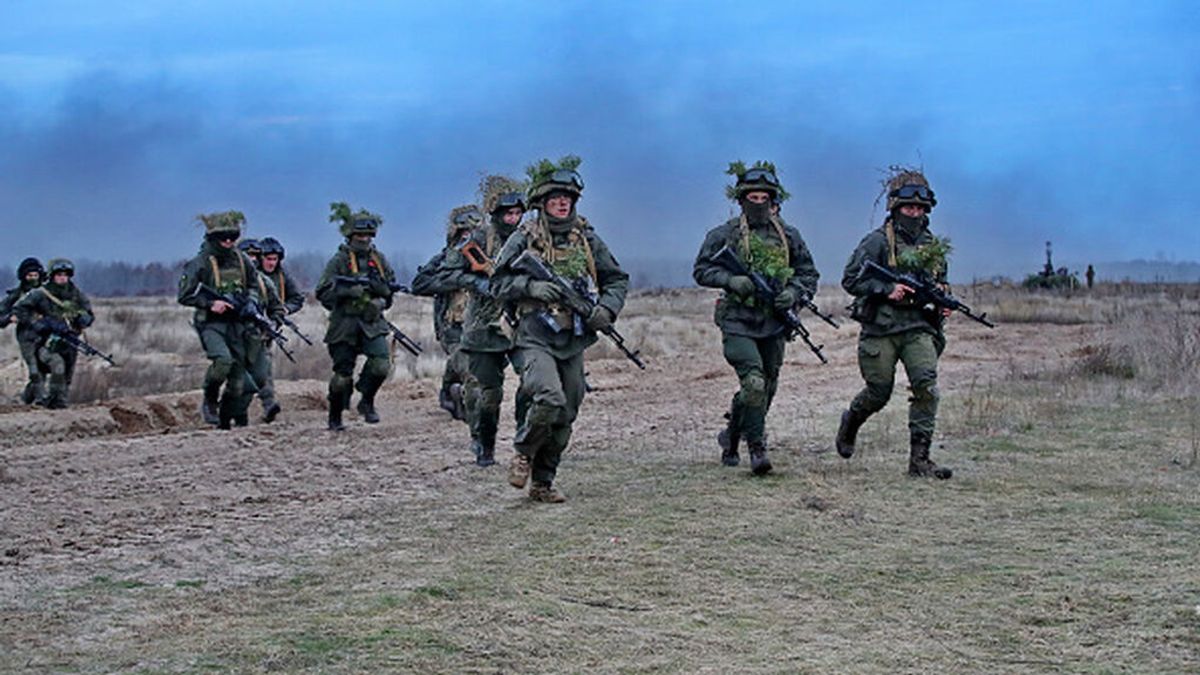 Putin vuelve a acumular tropas en la frontera con Ucrania mientras se especula con una invasión rusa Putin vuelve a acumular tropas en la frontera con Ucrania mientras se especula con una invasión rusa
