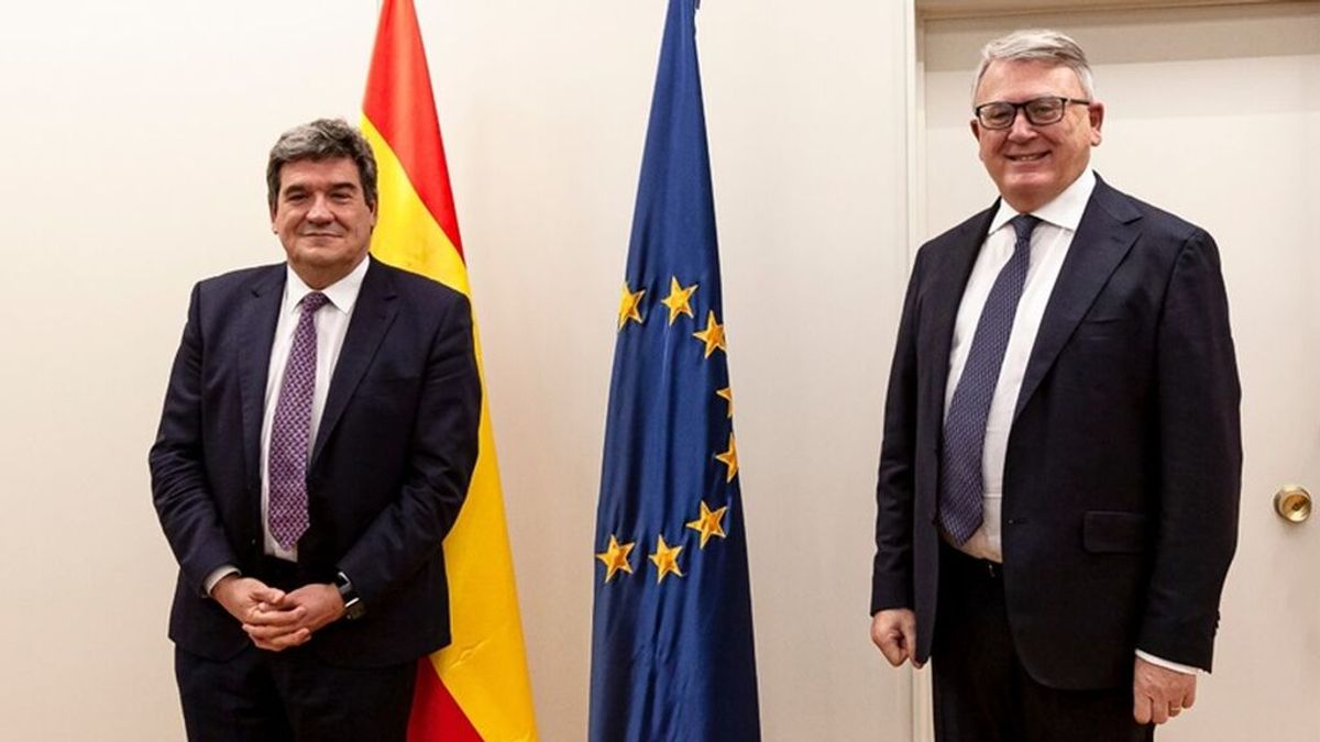 El ministro de Inclusión, Seguridad Social y Migraciones, José Luis Escrivá , junto con el comisario europeo de Empleo y Derechos Sociales, Nicolas Schmit El ministro de Inclusión, Seguridad Social y Migraciones, José Luis Escrivá , junto con el comisario europeo de Empleo y Derechos Sociales, Nicolas Schmit