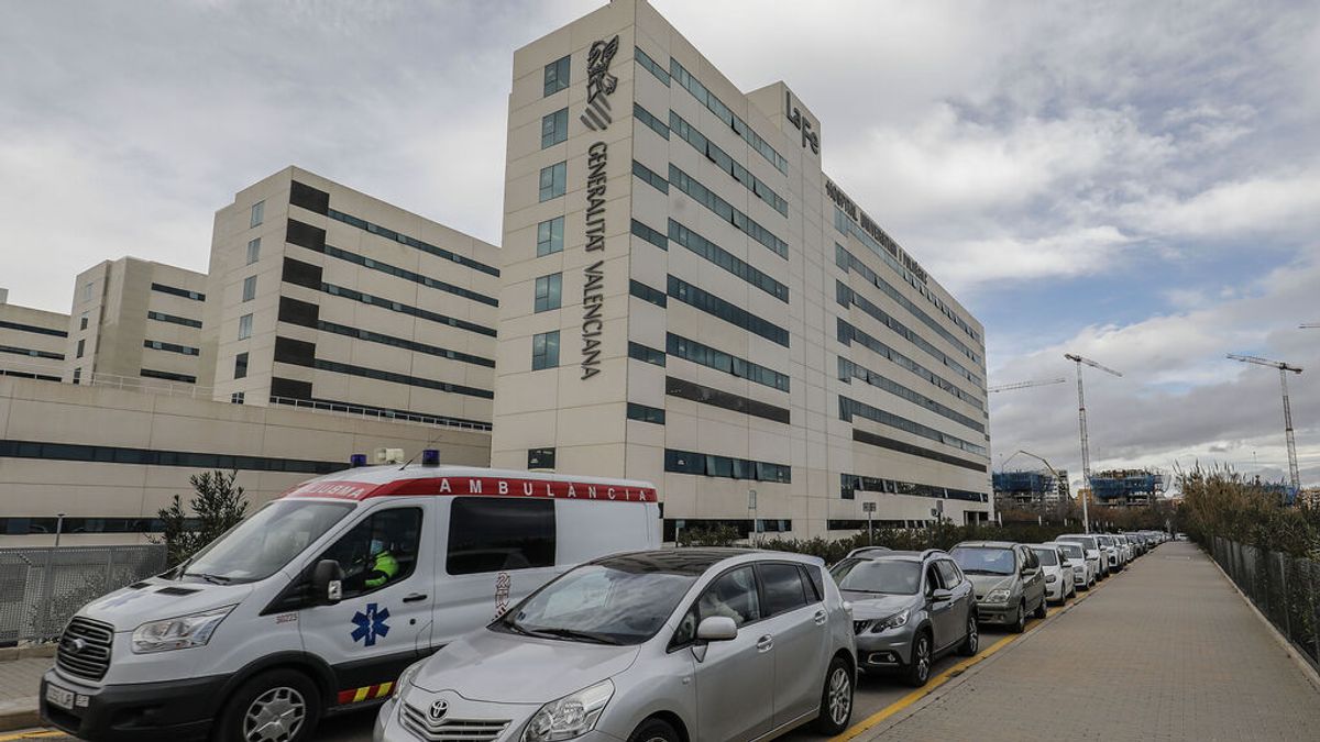 Los positivos en la Comunidad Valenciana siguen al alza: 1334 nuevos contagios, dos fallecidos y 62 personas en la UCI Los positivos en la Comunidad Valenciana siguen al alza: 1334 nuevos contagios, dos fallecidos y 62 personas en la UCI