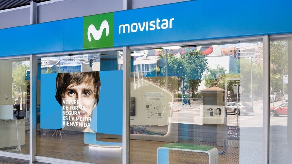 Movistar devuelve 1.400 euros a un usuario al que siguió cobrando dos años después de pedir la baja Movistar devuelve 1.400 euros a un usuario al que siguió cobrando dos años después de pedir la baja