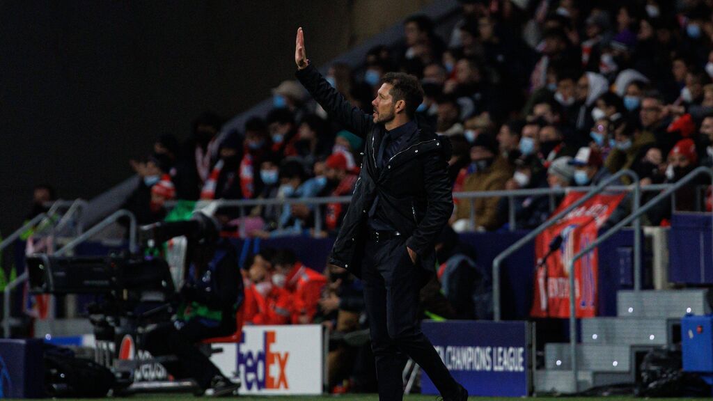 El sueldo del Cholo Simeone, le pasa factura: 40 millones anuales y al borde de la eliminación en Champions