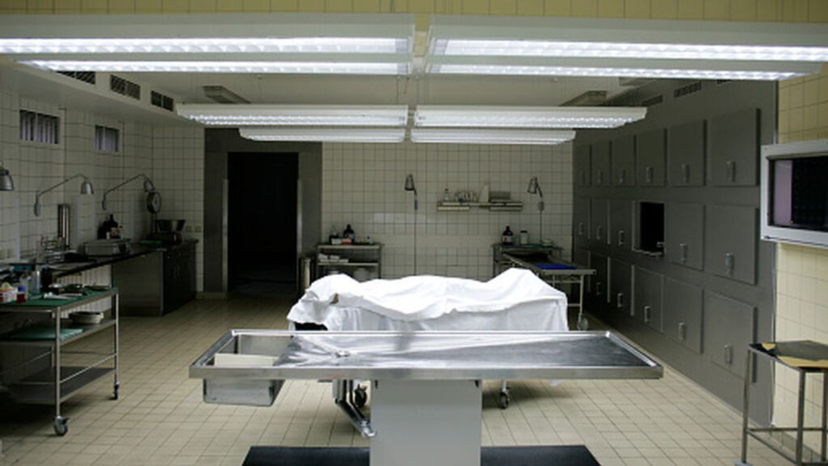 Encuentran vivo a un hombre que pasó horas en el congelador de la morgue al ser declarado muerto