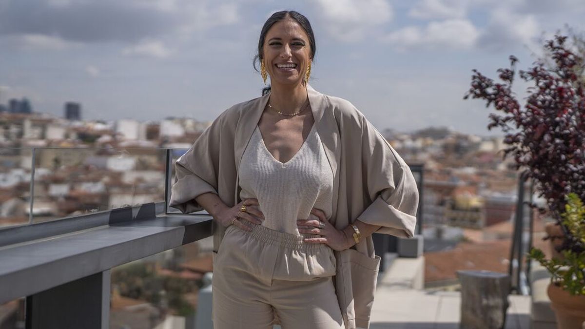 La vida de María Peláe, la 'Lola Flores moderna' que se inspira en Rocío Jurado: del cambio de su apellido a su triunfo en el flamenco.