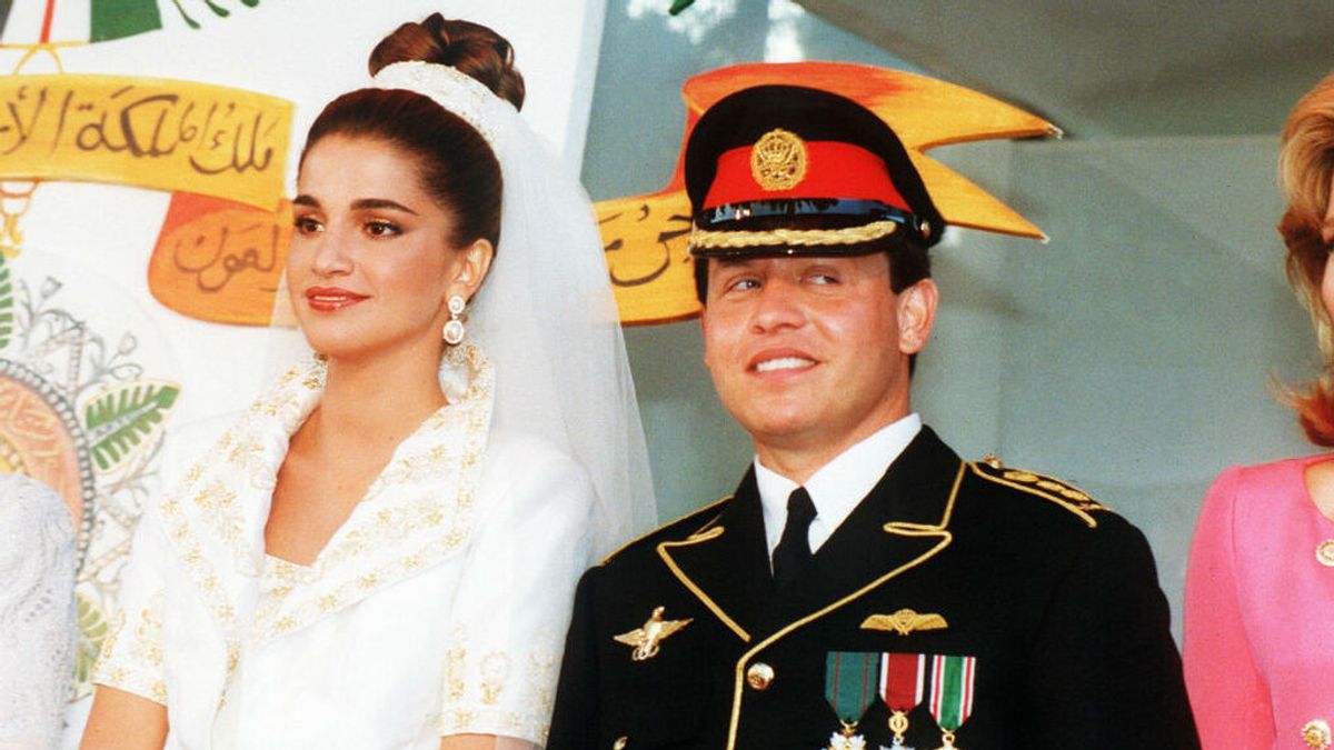 Todas las anécdotas de la boda de Rania de Jordania y Abdalá: desde problemas con el vestido a la eterna rivalidad con la reina Noor.