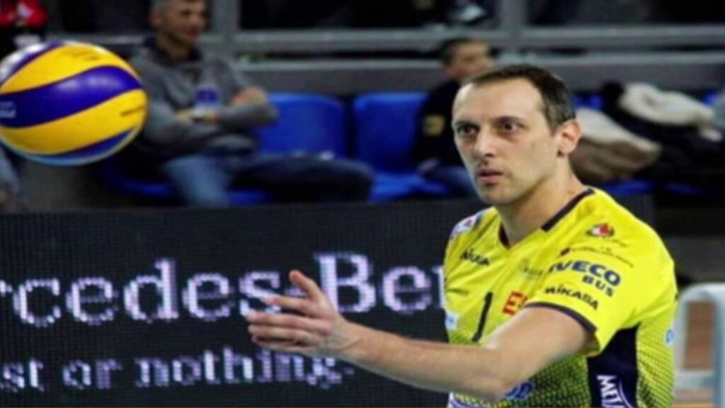 La surrealista historia de un italiano que se pasa 15 años creyendo que su novia es la famosa modelo Alessandra Ambrosio